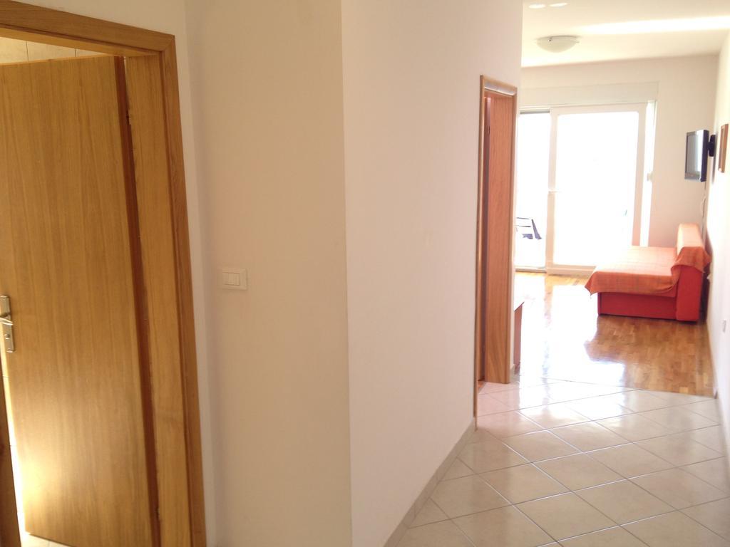Gala Apartments أوميس الغرفة الصورة