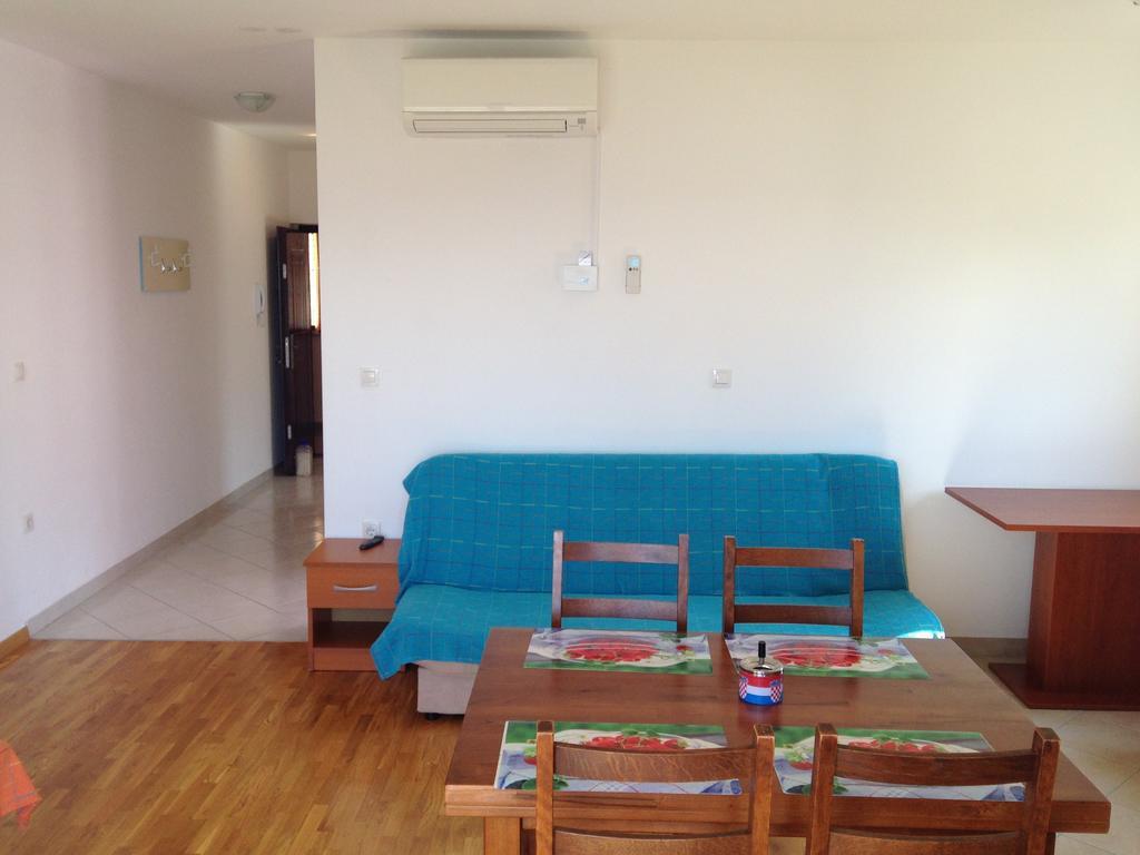 Gala Apartments أوميس الغرفة الصورة