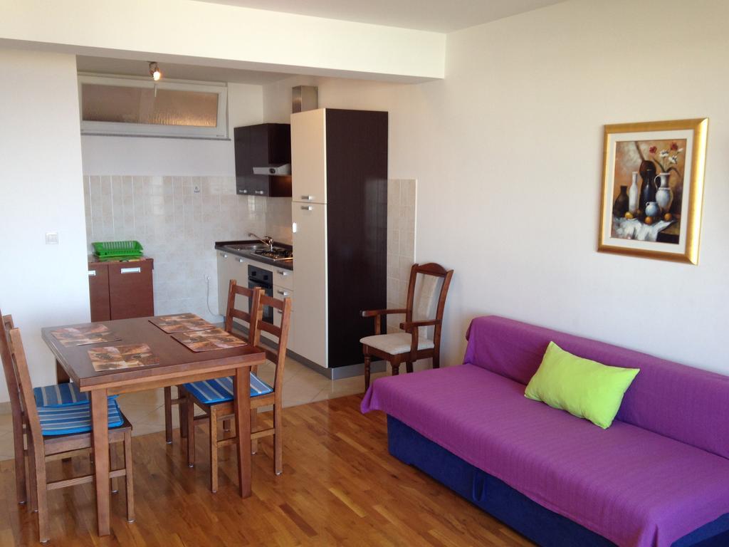 Gala Apartments أوميس الغرفة الصورة