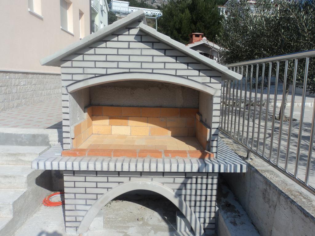 Gala Apartments أوميس المظهر الخارجي الصورة