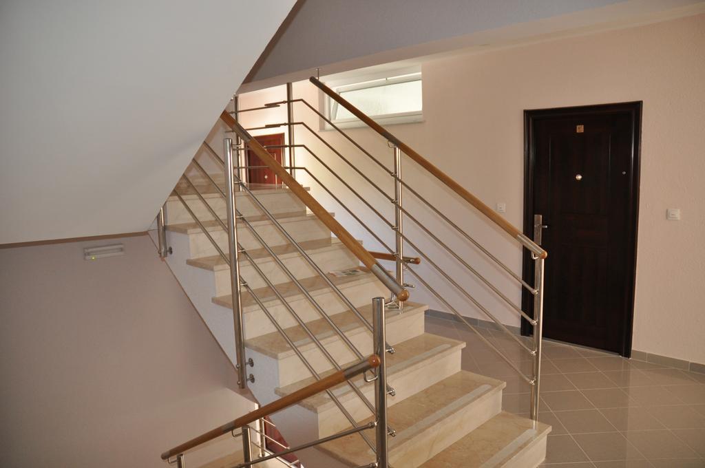 Gala Apartments أوميس الغرفة الصورة