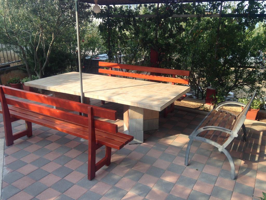 Gala Apartments أوميس المظهر الخارجي الصورة