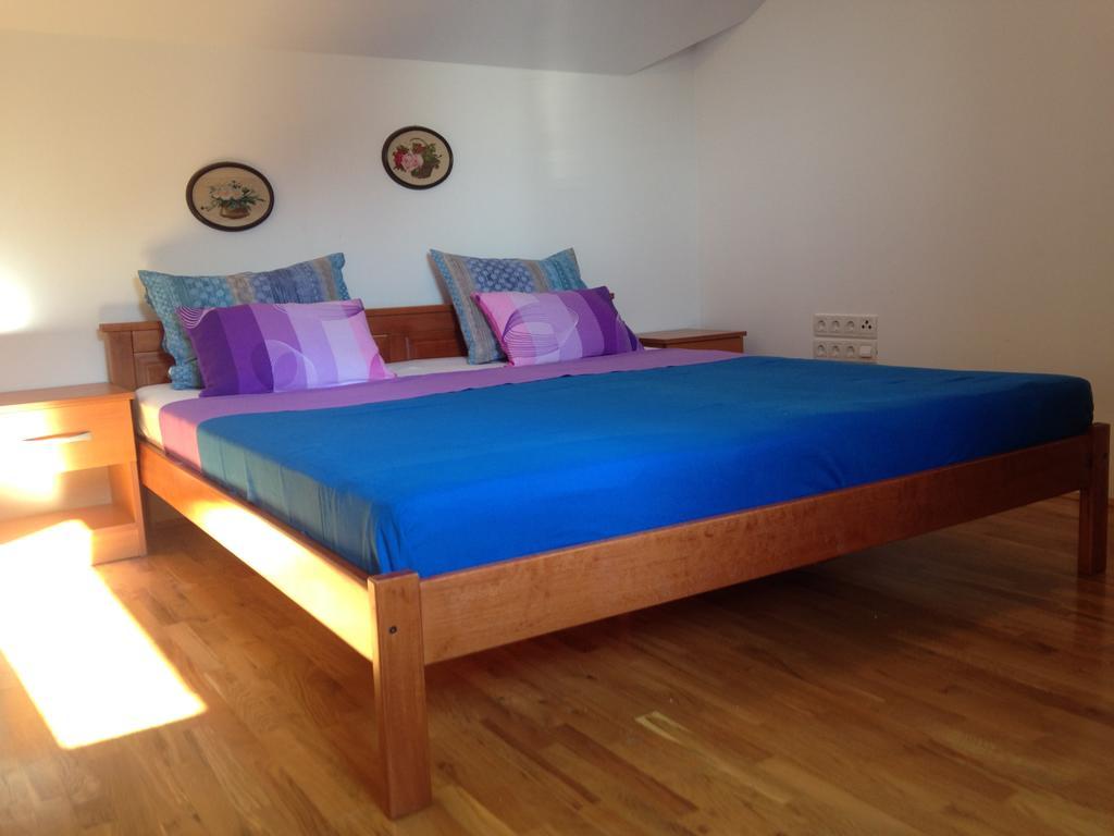 Gala Apartments أوميس المظهر الخارجي الصورة