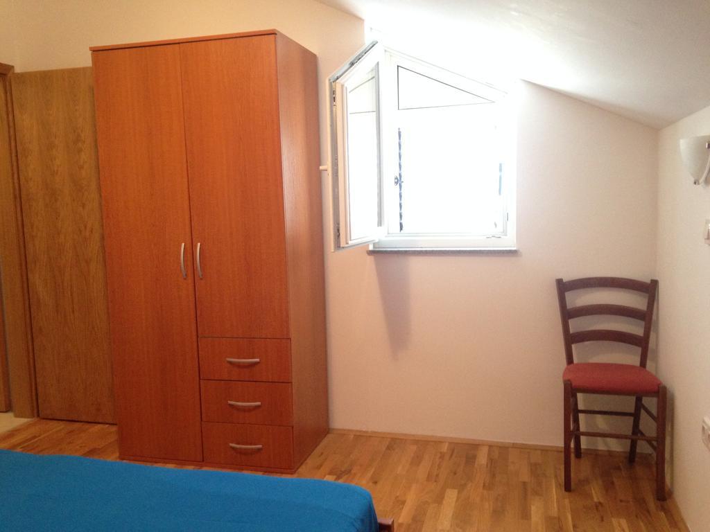 Gala Apartments أوميس المظهر الخارجي الصورة