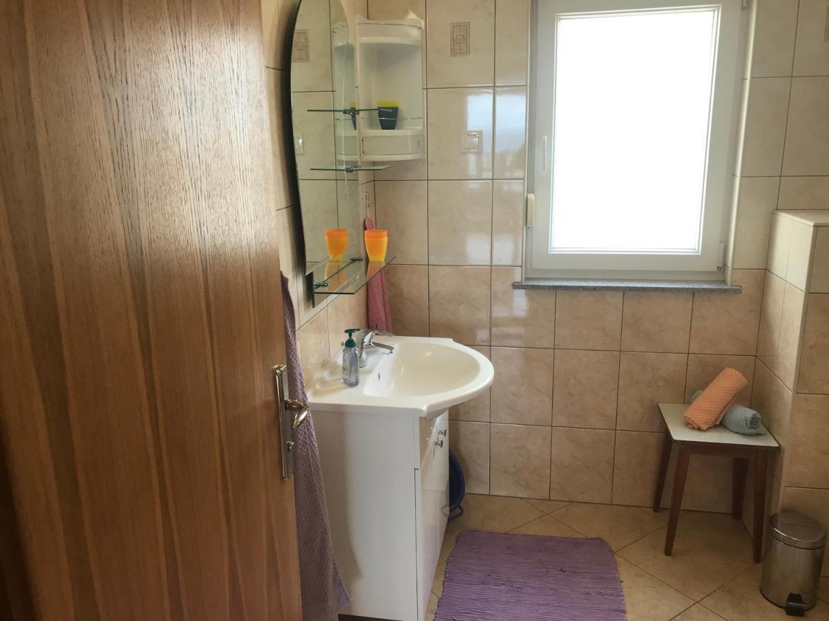 Gala Apartments أوميس المظهر الخارجي الصورة