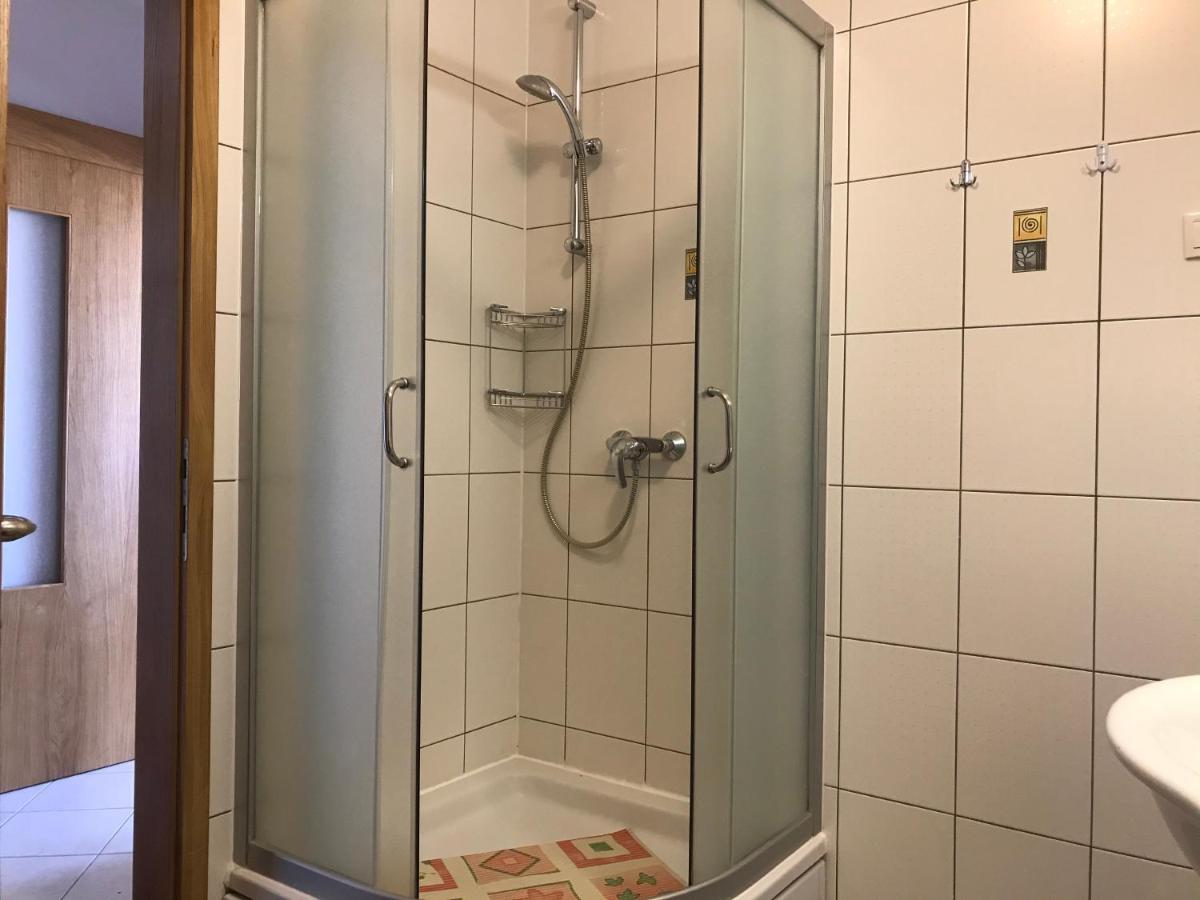 Gala Apartments أوميس المظهر الخارجي الصورة