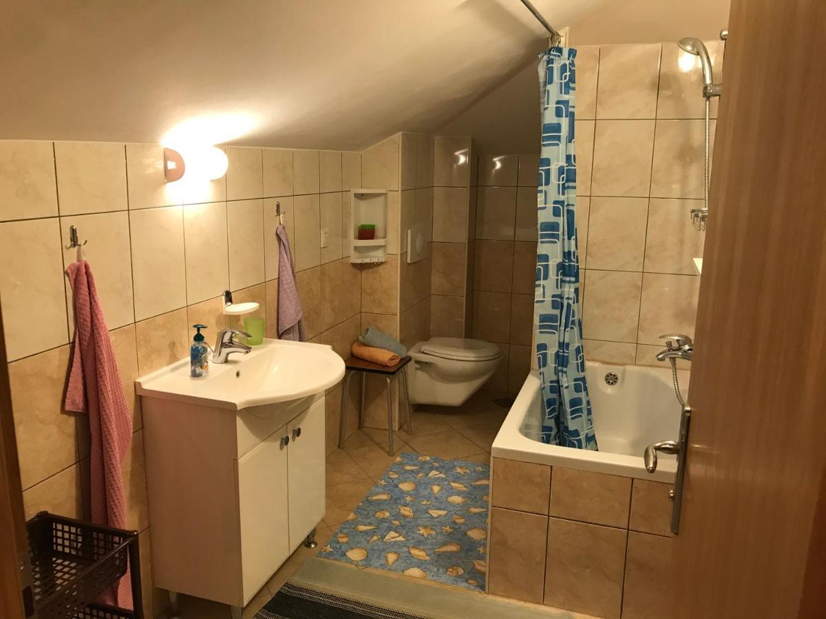 Gala Apartments أوميس المظهر الخارجي الصورة