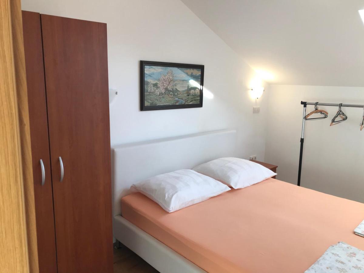 Gala Apartments أوميس المظهر الخارجي الصورة