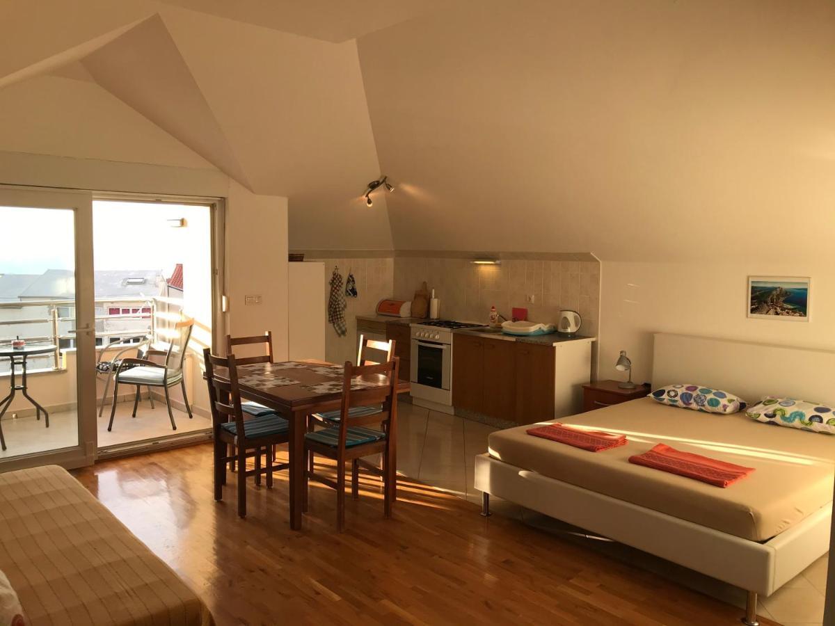 Gala Apartments أوميس المظهر الخارجي الصورة
