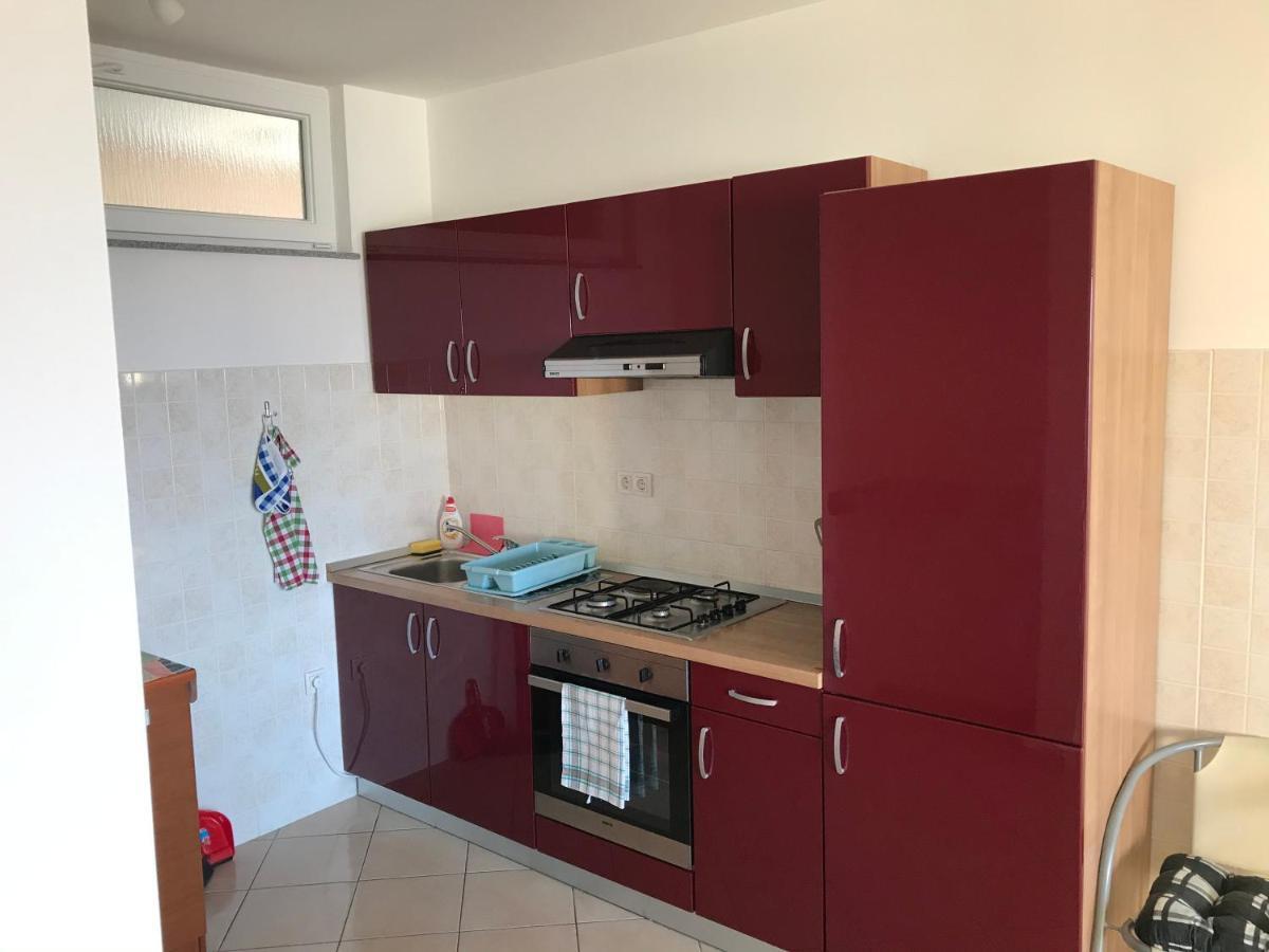 Gala Apartments أوميس المظهر الخارجي الصورة